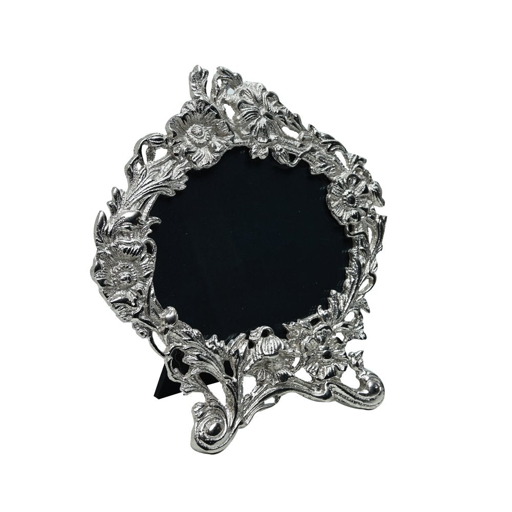 Vintage Pierced Frame -  Silver in Metal 6" X 4"