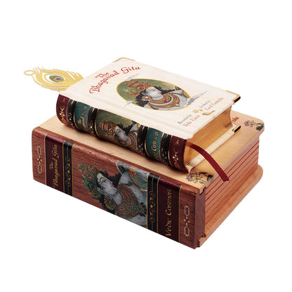 Bhagavad Gita - Medium in Wooden Case